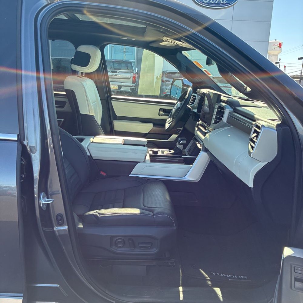 2023 Toyota Tundra Capstone HV