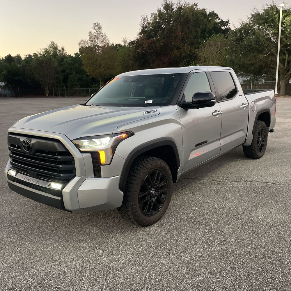 2025 Toyota Tundra Limited HV