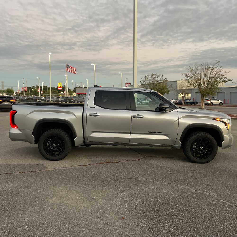 2025 Toyota Tundra Limited HV