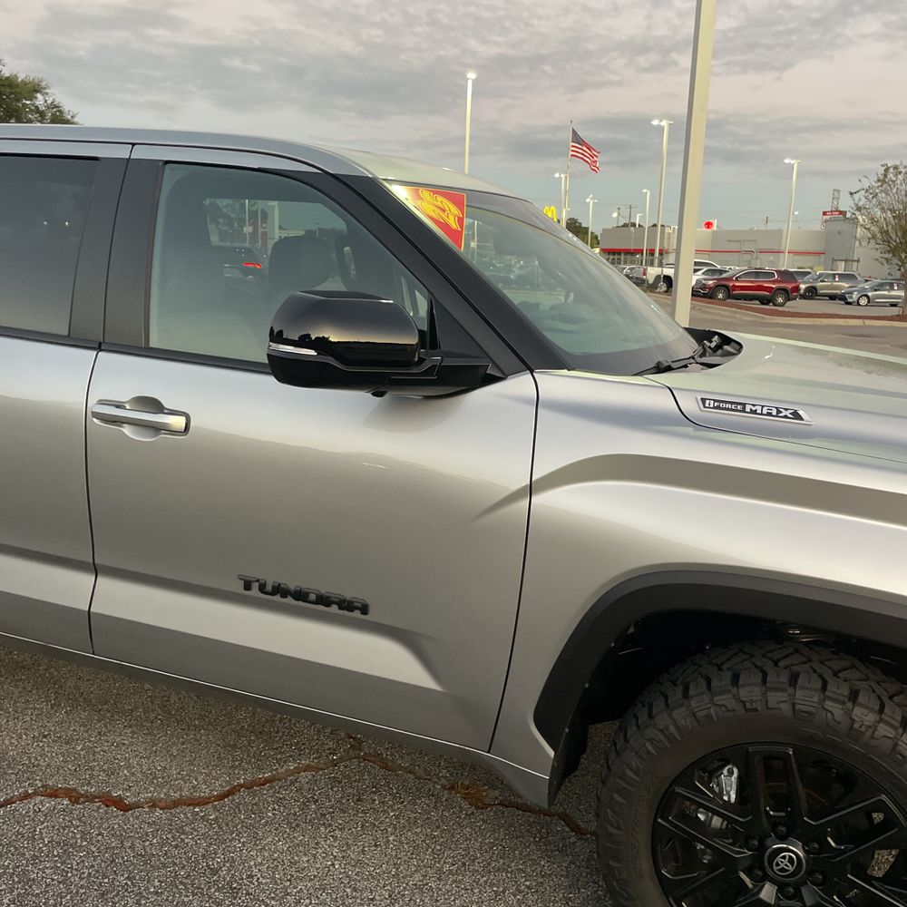 2025 Toyota Tundra Limited HV