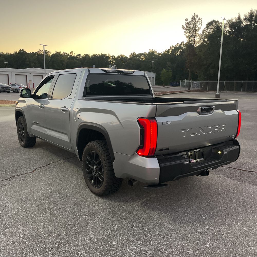 2025 Toyota Tundra Limited HV