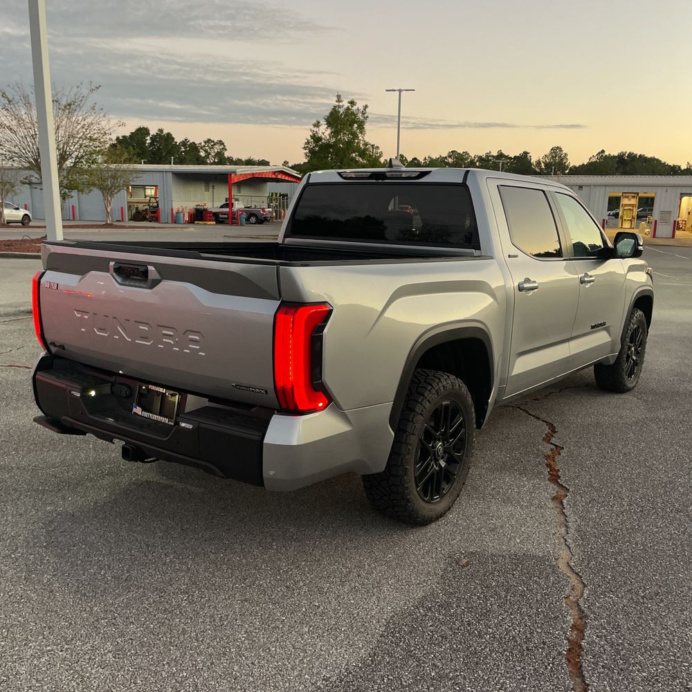 2025 Toyota Tundra Limited HV