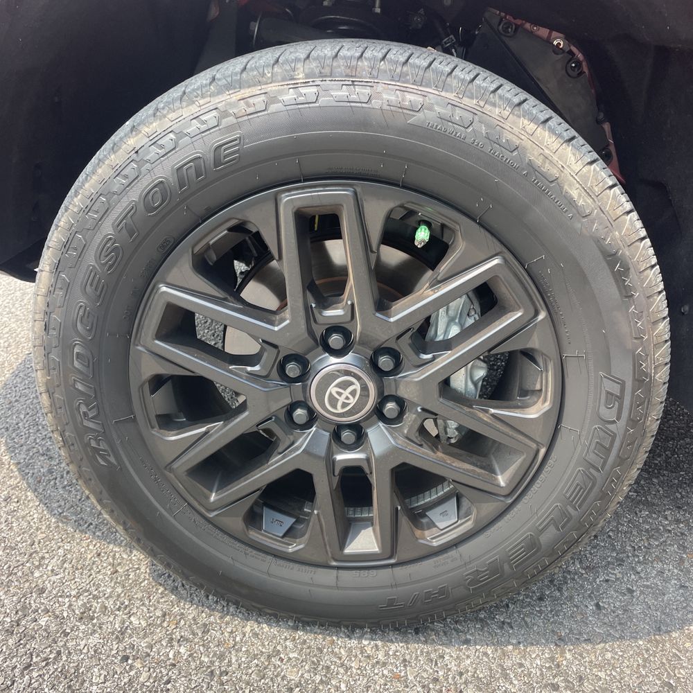 2025 Toyota Tundra Limited HV