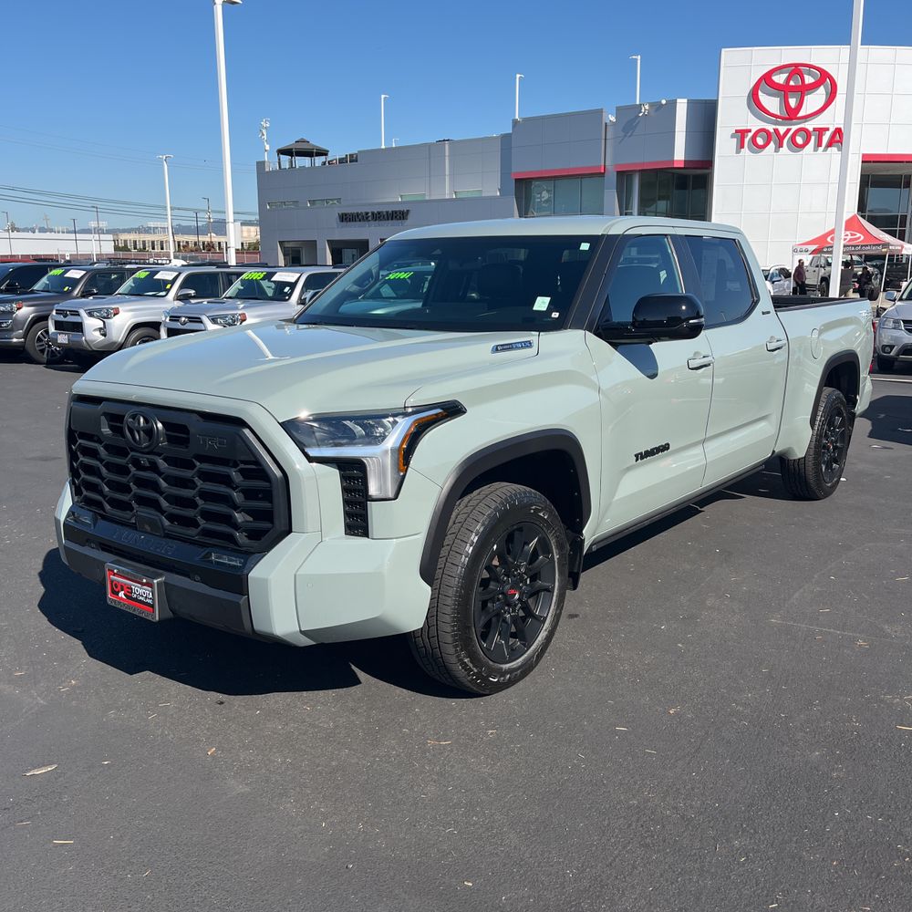 2025 Toyota Tundra Limited HV