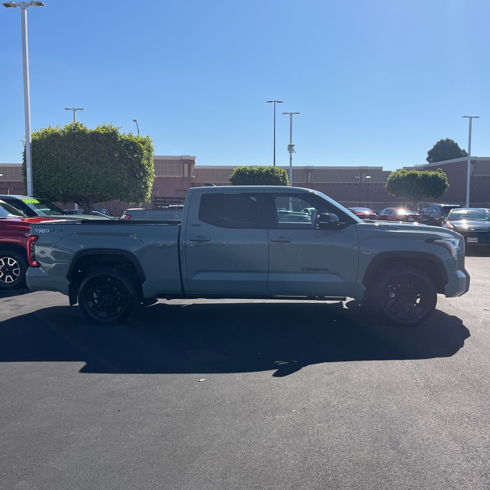 2025 Toyota Tundra Limited HV
