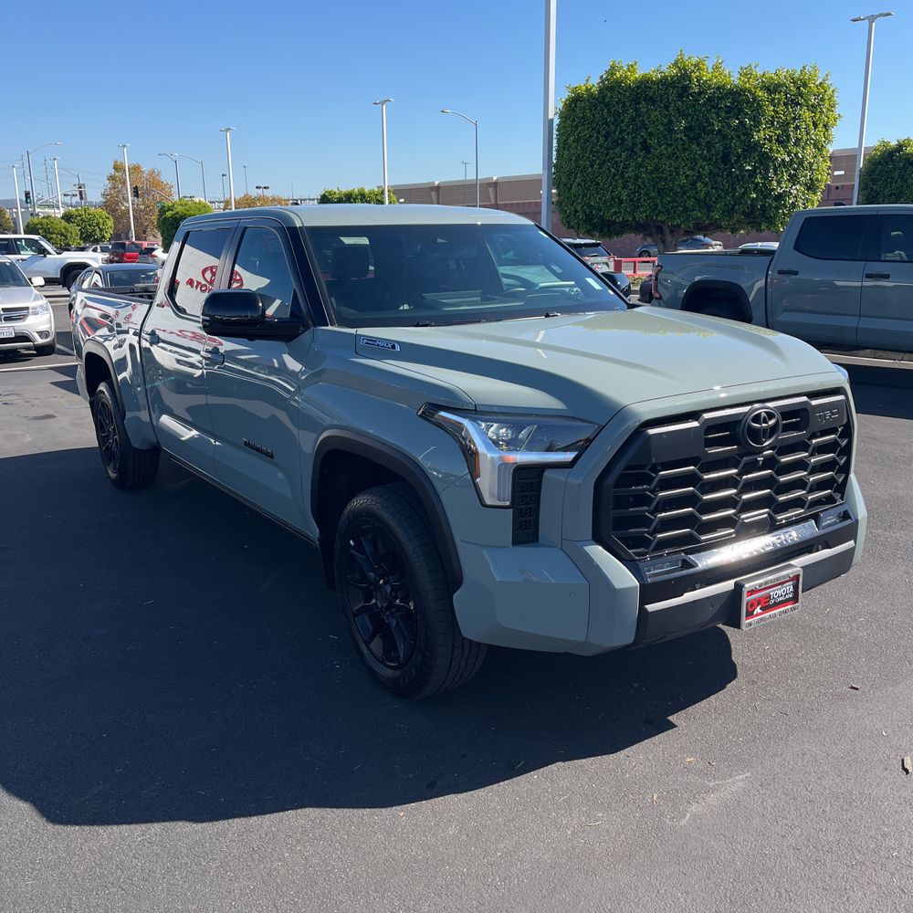 2025 Toyota Tundra Limited HV