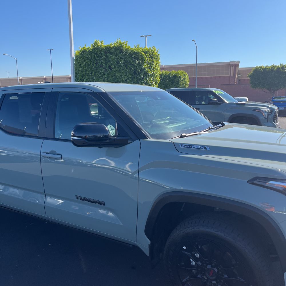 2025 Toyota Tundra Limited HV