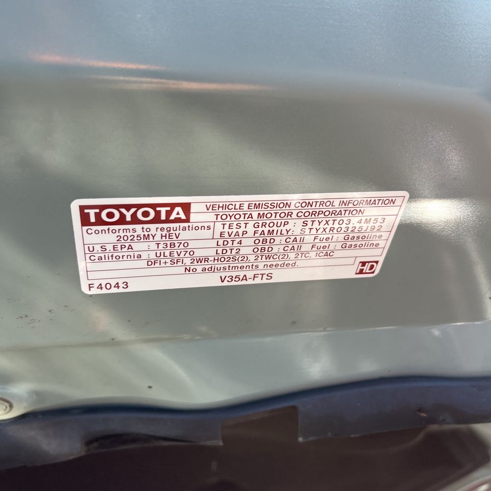 2025 Toyota Tundra Limited HV