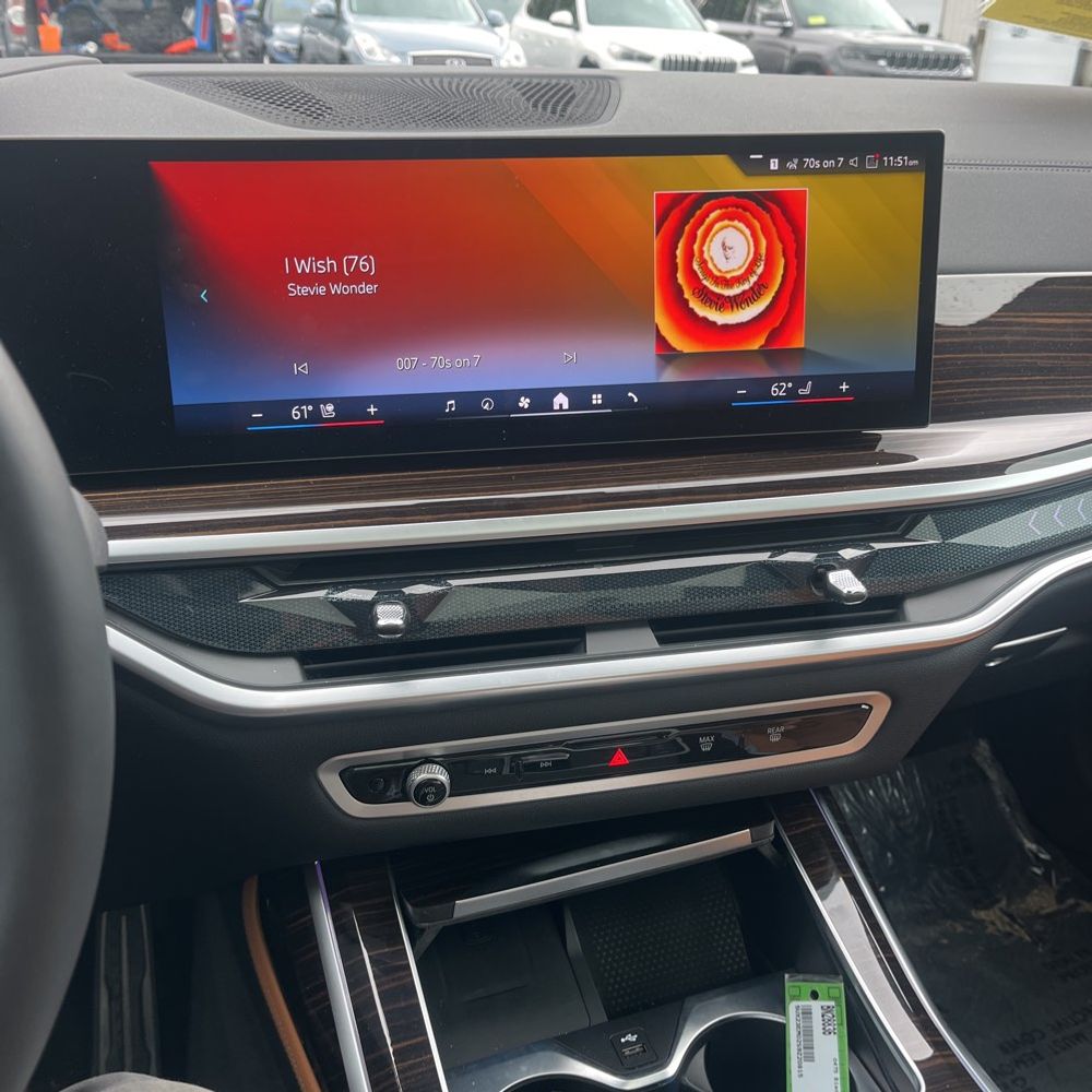2025 BMW X7 XDrive40i