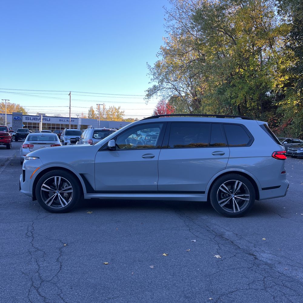 2025 BMW X7 XDrive40i