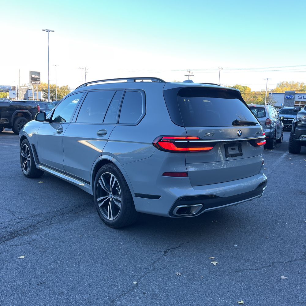 2025 BMW X7 XDrive40i