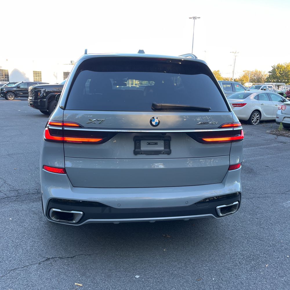 2025 BMW X7 XDrive40i