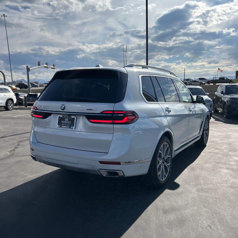 2025 BMW X7 XDrive40i