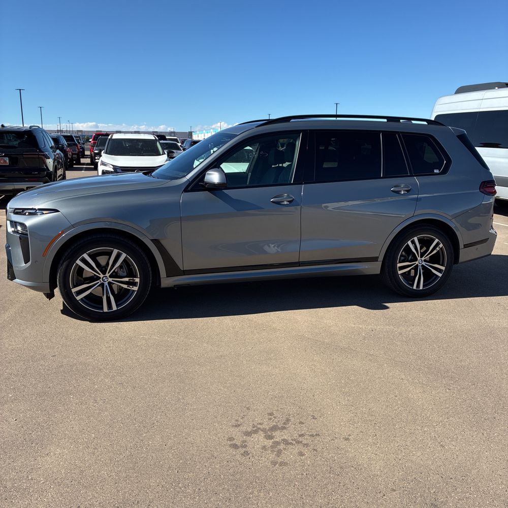 2025 BMW X7 XDrive40i
