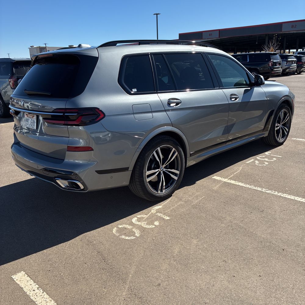2025 BMW X7 XDrive40i