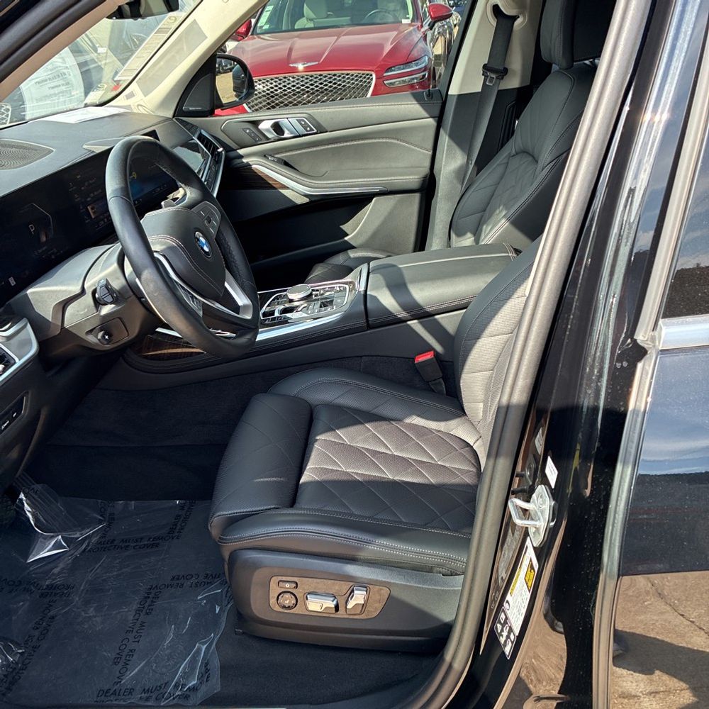 2025 BMW X7 XDrive40i