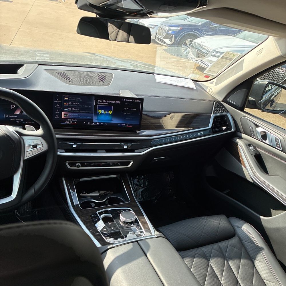 2025 BMW X7 XDrive40i
