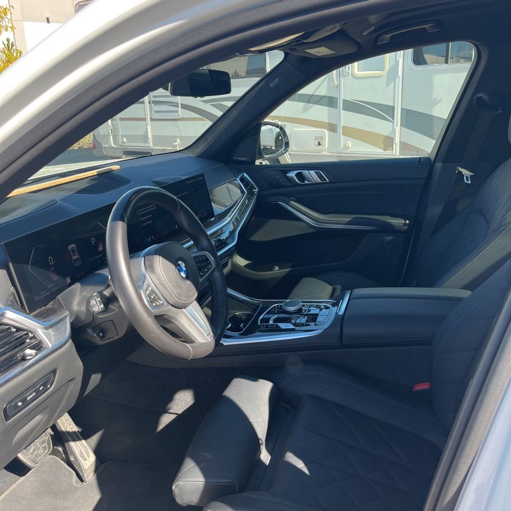2025 BMW X7 XDrive40i