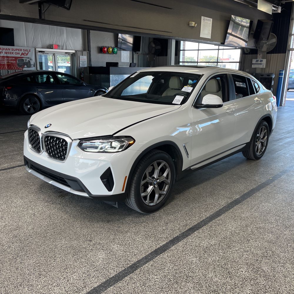 2025 BMW X4 XDrive30i