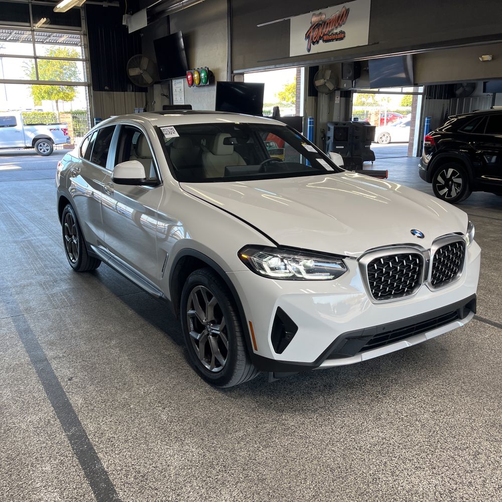 2025 BMW X4 XDrive30i