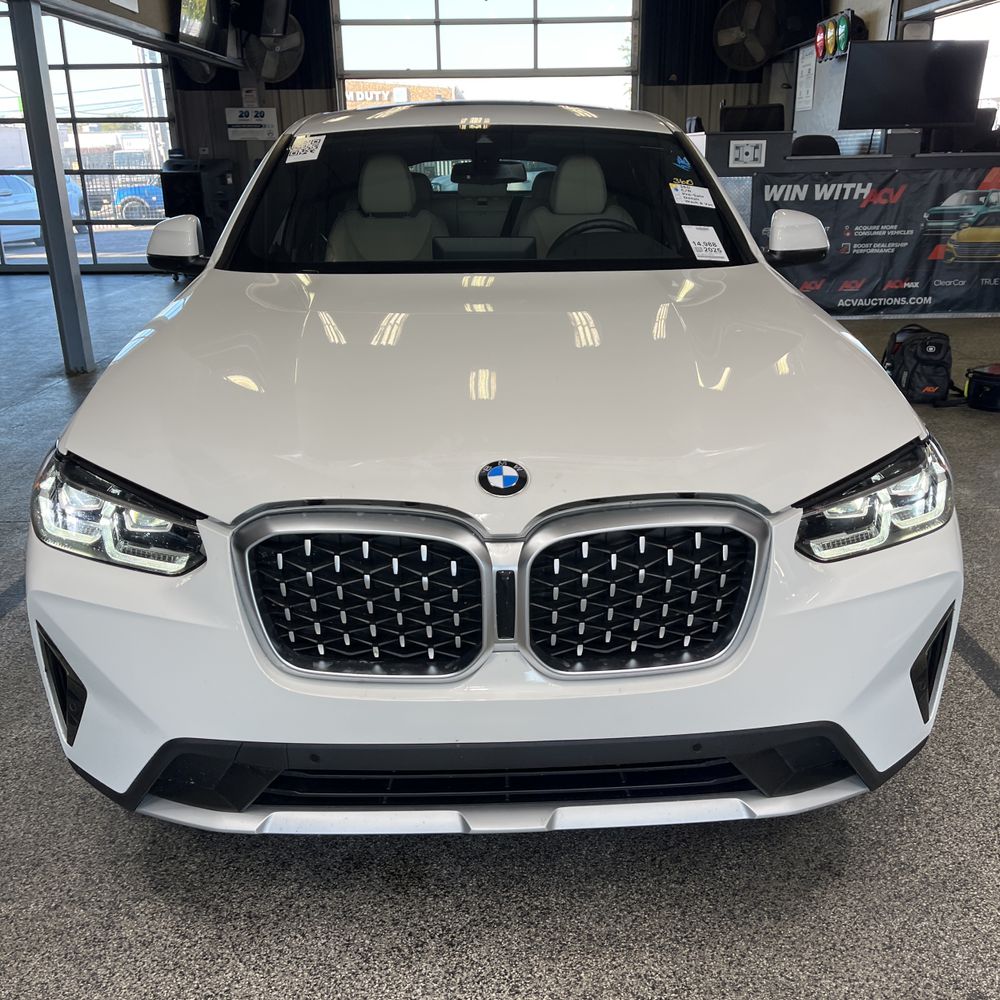 2025 BMW X4 XDrive30i