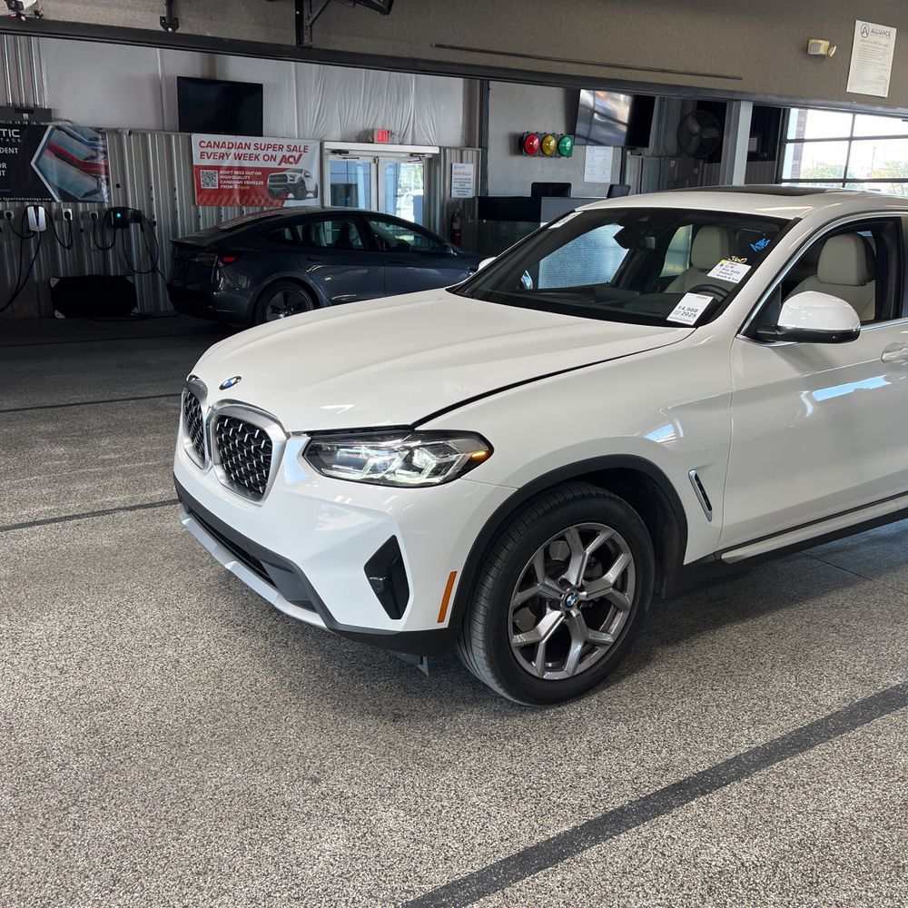2025 BMW X4 XDrive30i