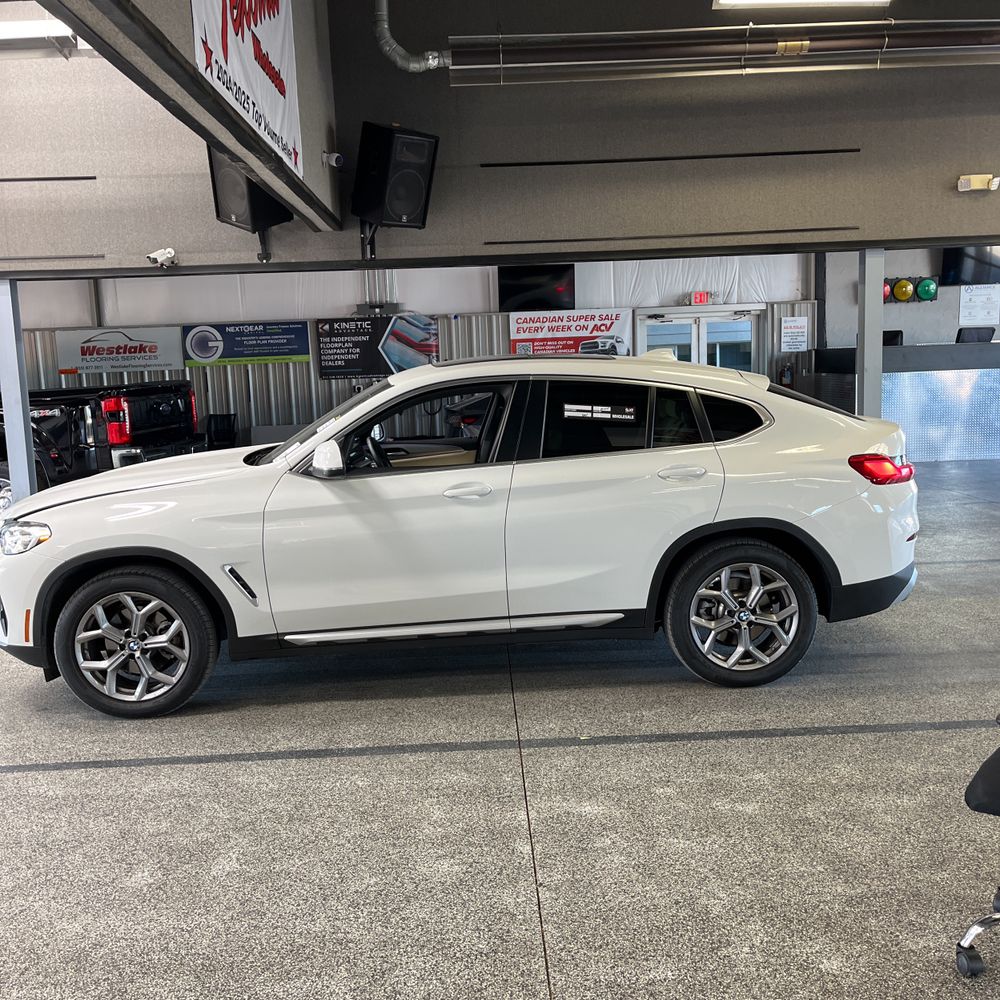 2025 BMW X4 XDrive30i