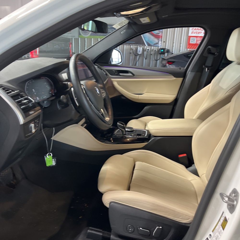 2025 BMW X4 XDrive30i