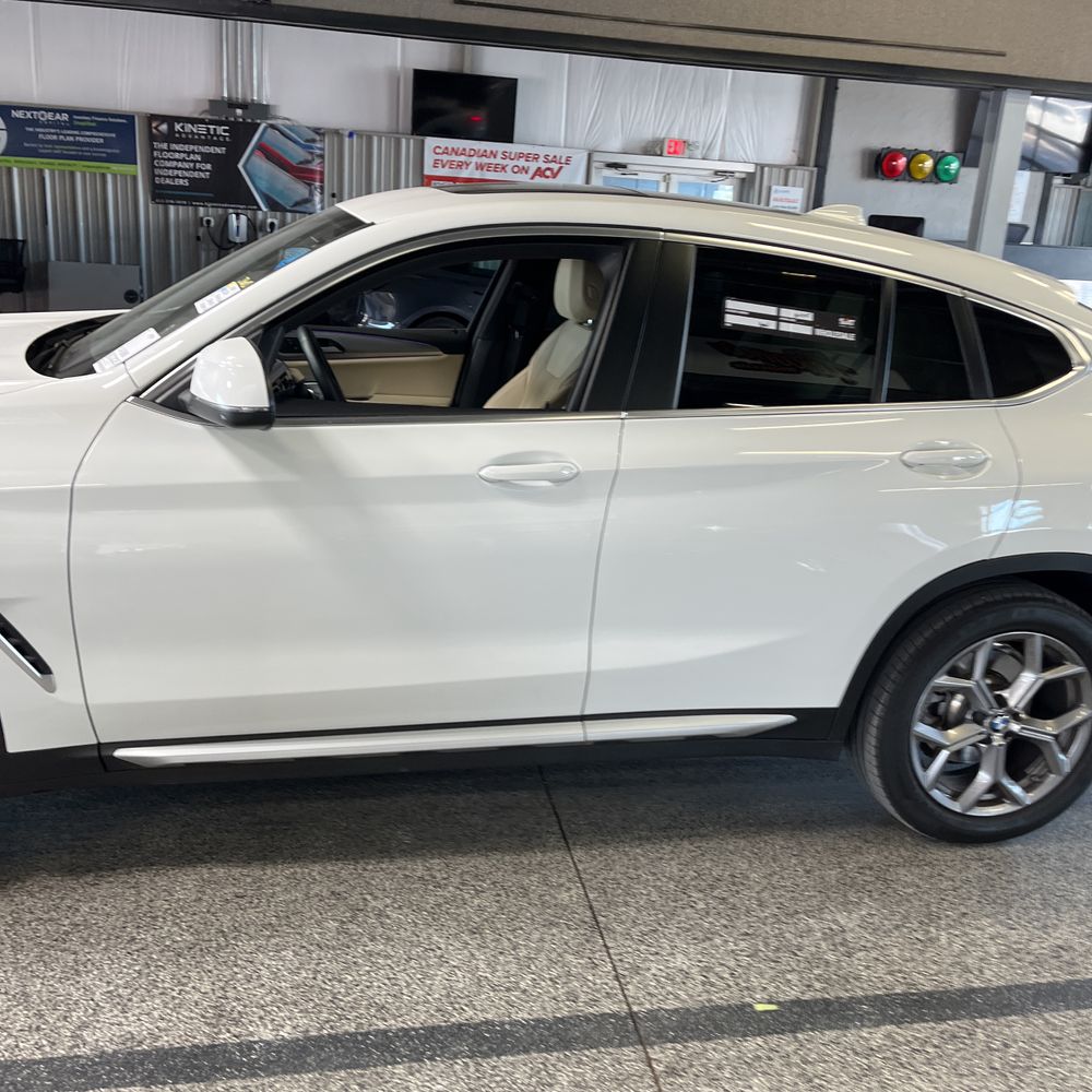 2025 BMW X4 XDrive30i