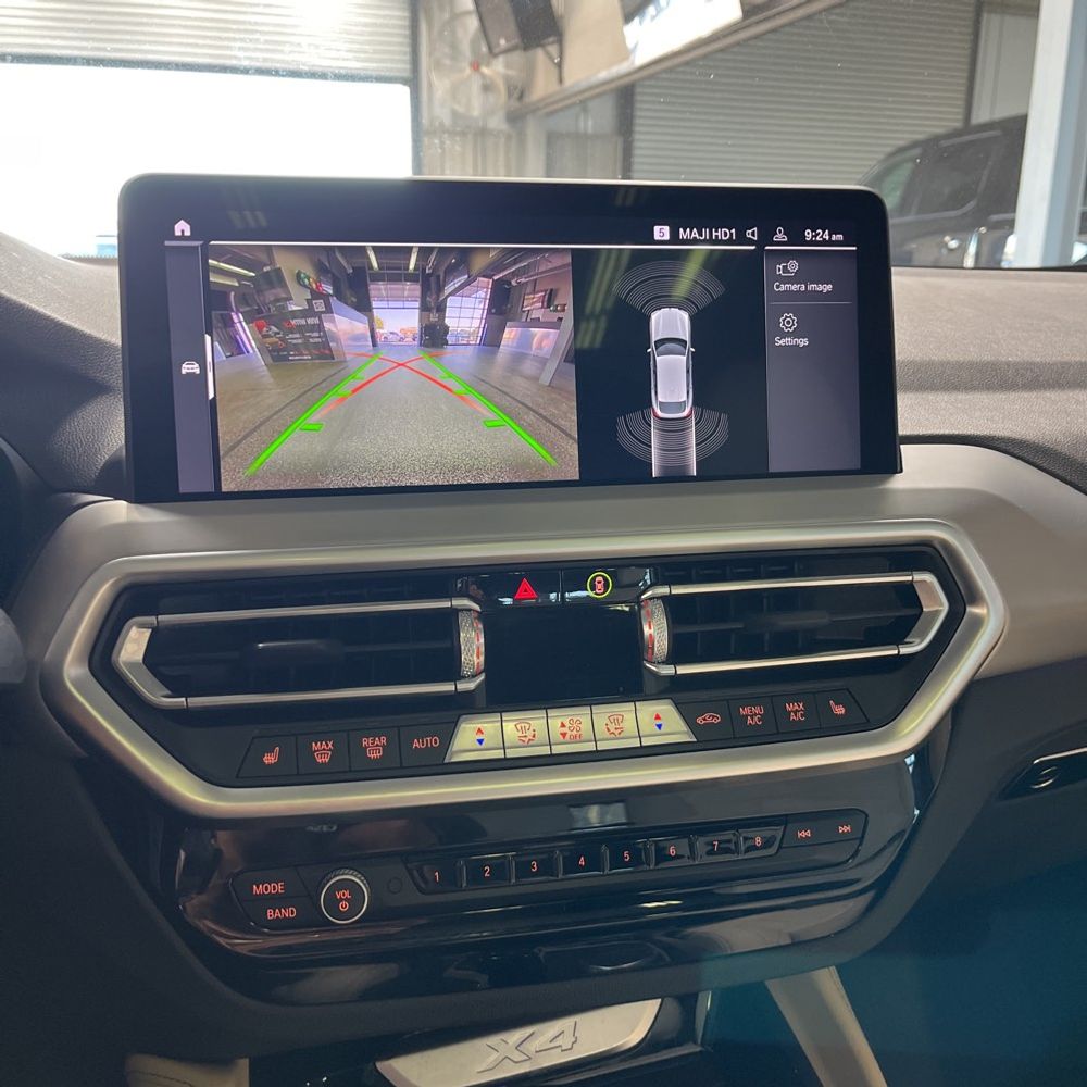 2025 BMW X4 XDrive30i