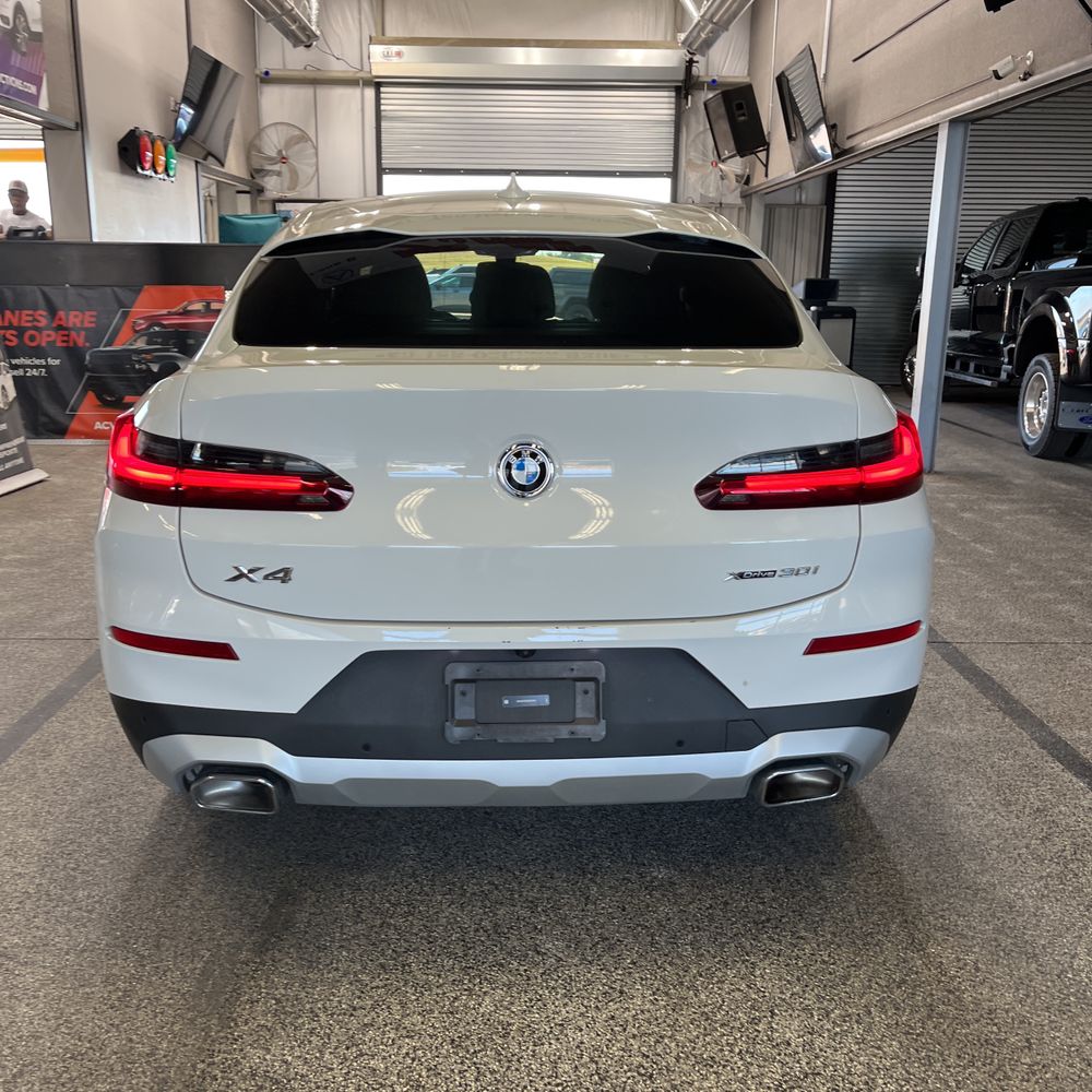 2025 BMW X4 XDrive30i