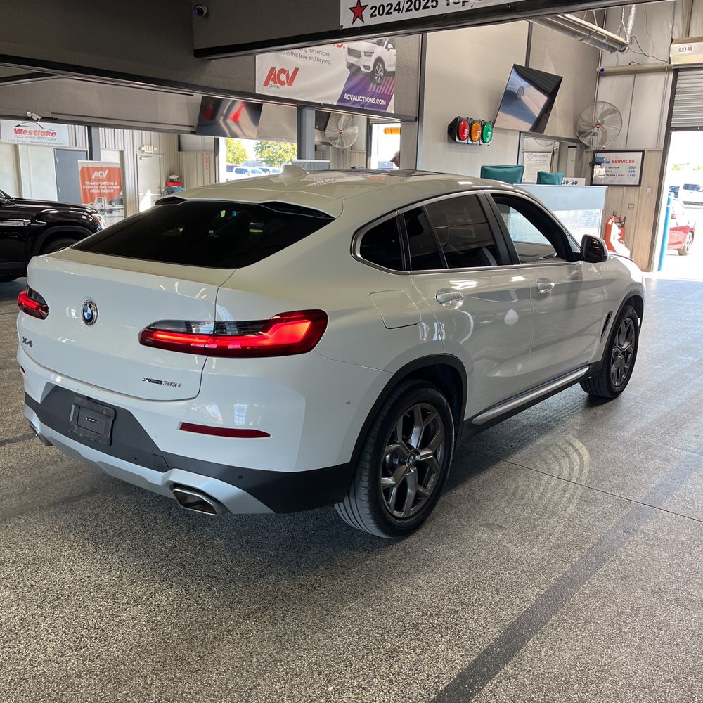 2025 BMW X4 XDrive30i