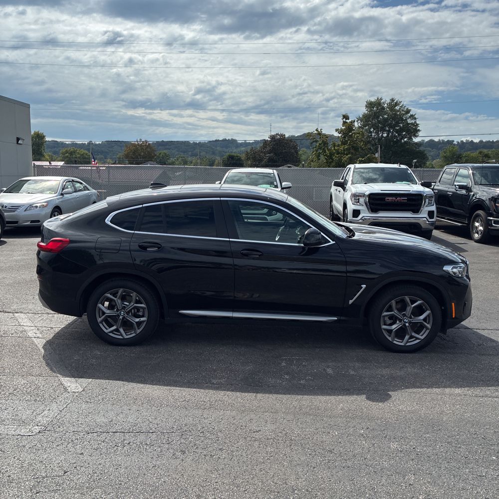 2024 BMW X4 XDrive30i