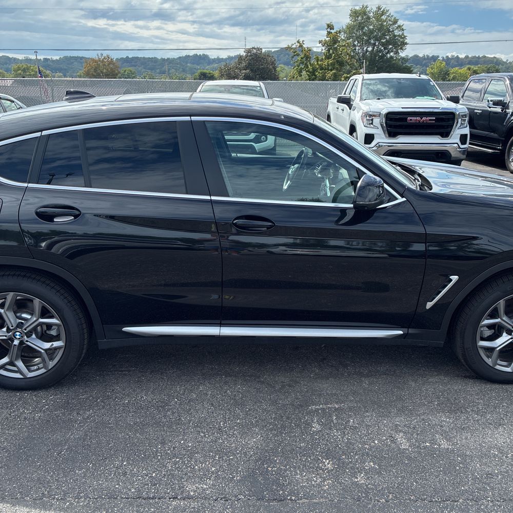 2024 BMW X4 XDrive30i