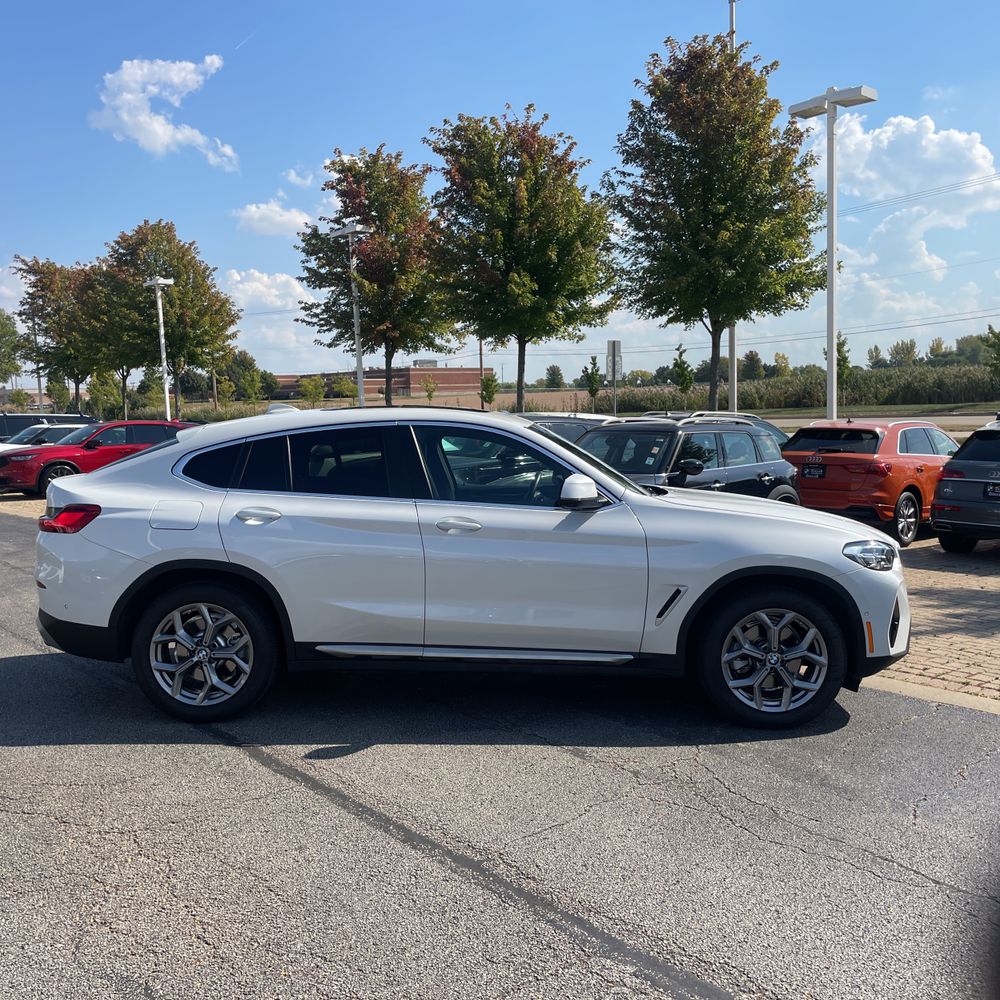 2024 BMW X4 XDrive30i
