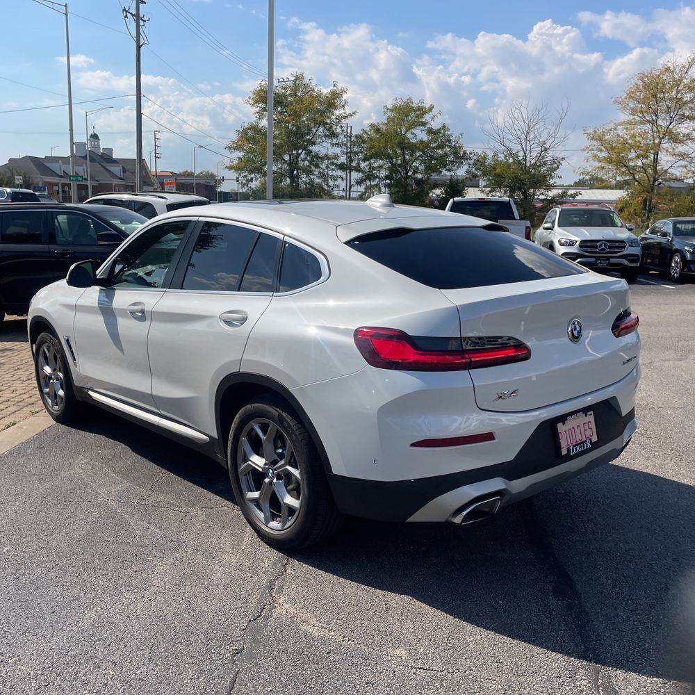 2024 BMW X4 XDrive30i