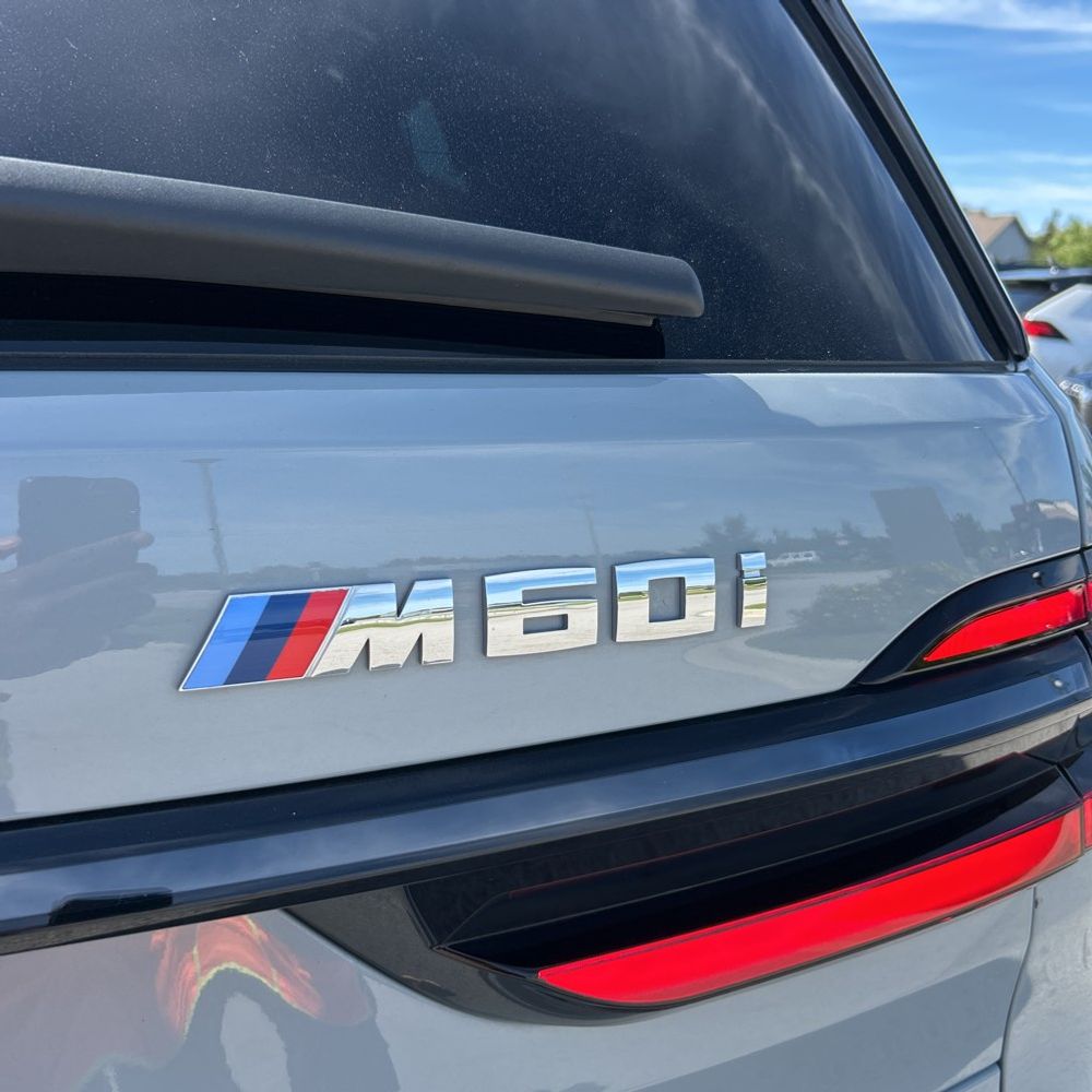 2024 BMW X7 M60i
