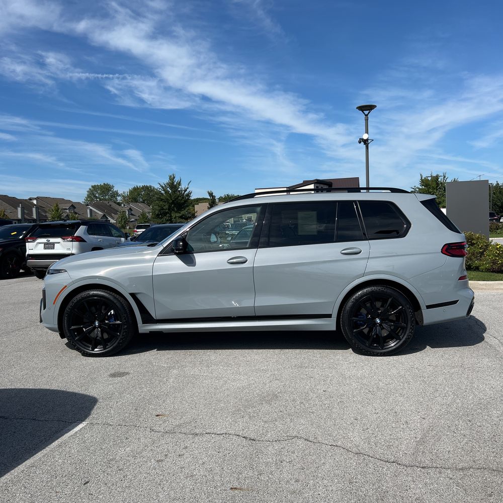2024 BMW X7 M60i