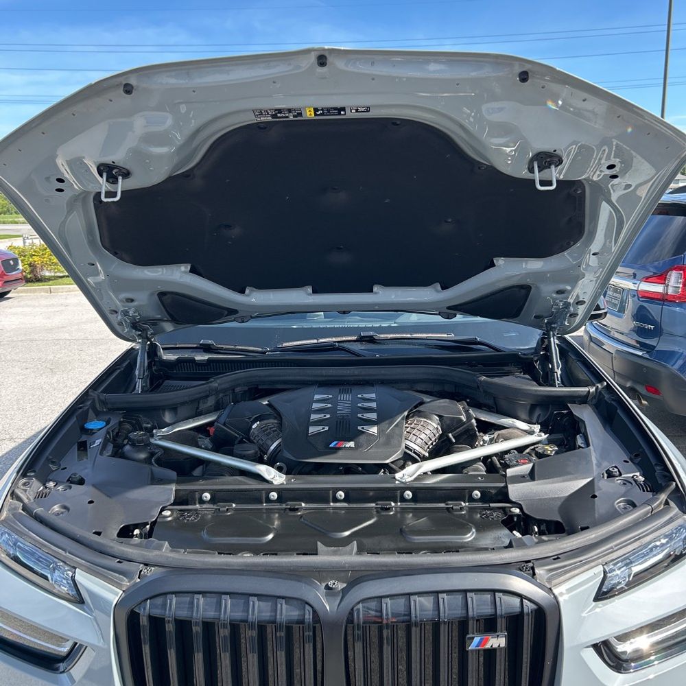 2024 BMW X7 M60i