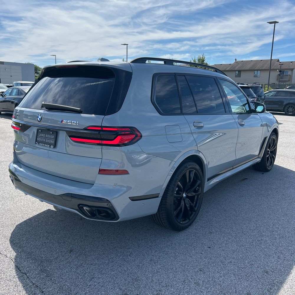 2024 BMW X7 M60i