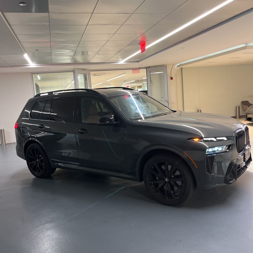 2025 BMW X7 M60i