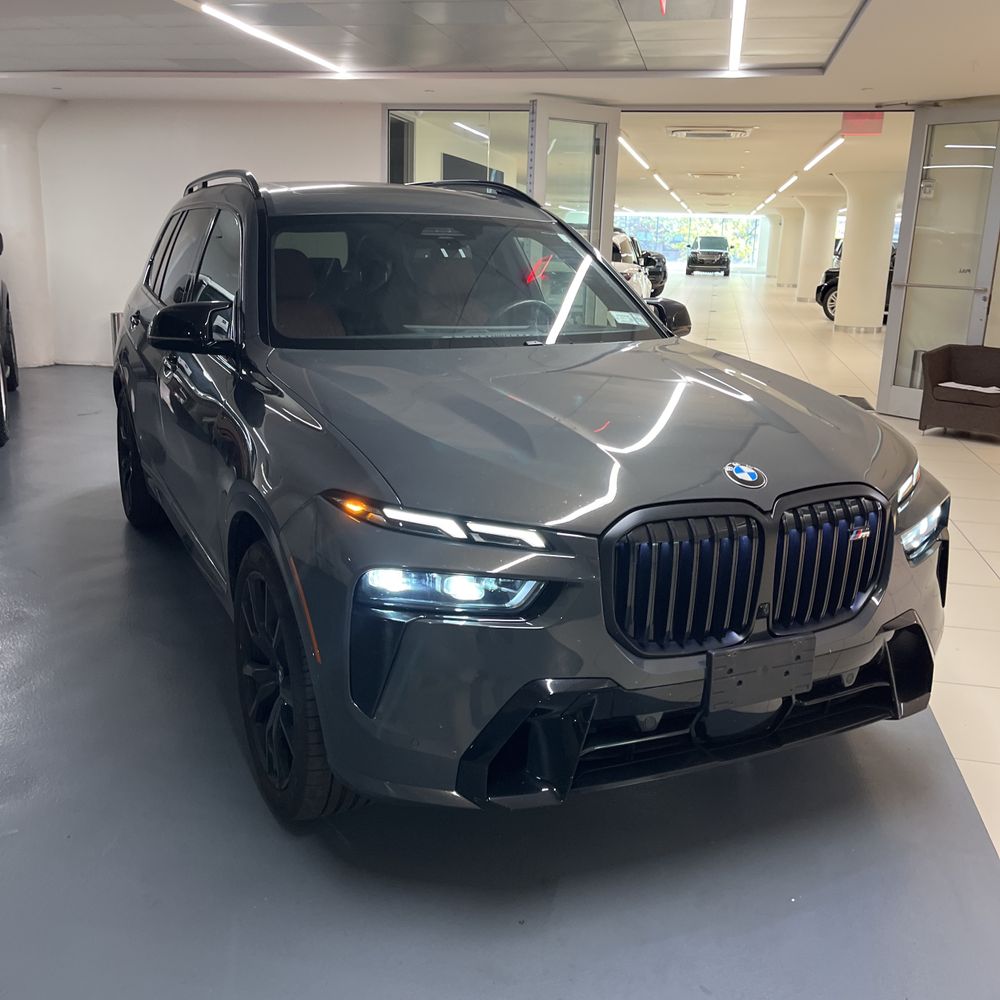 2025 BMW X7 M60i