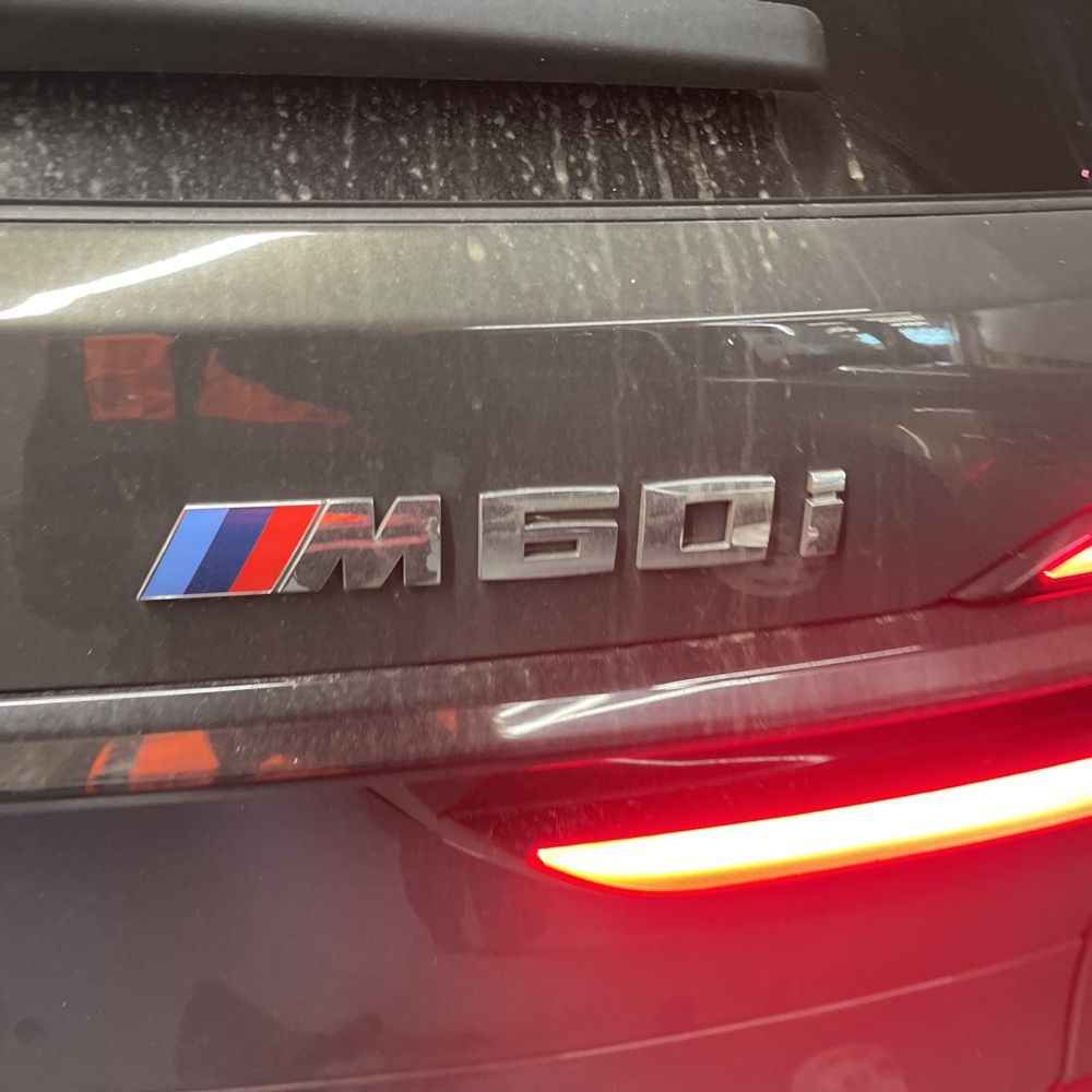 2025 BMW X7 M60i