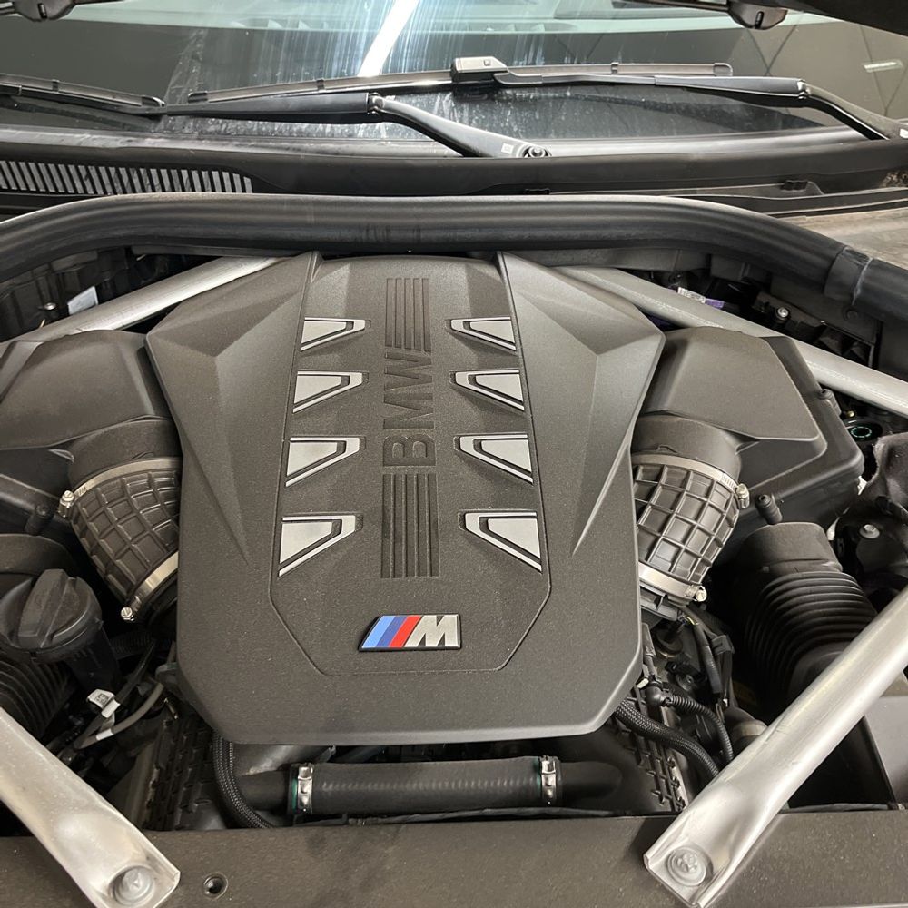 2025 BMW X7 M60i