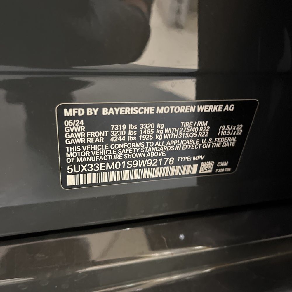 2025 BMW X7 M60i