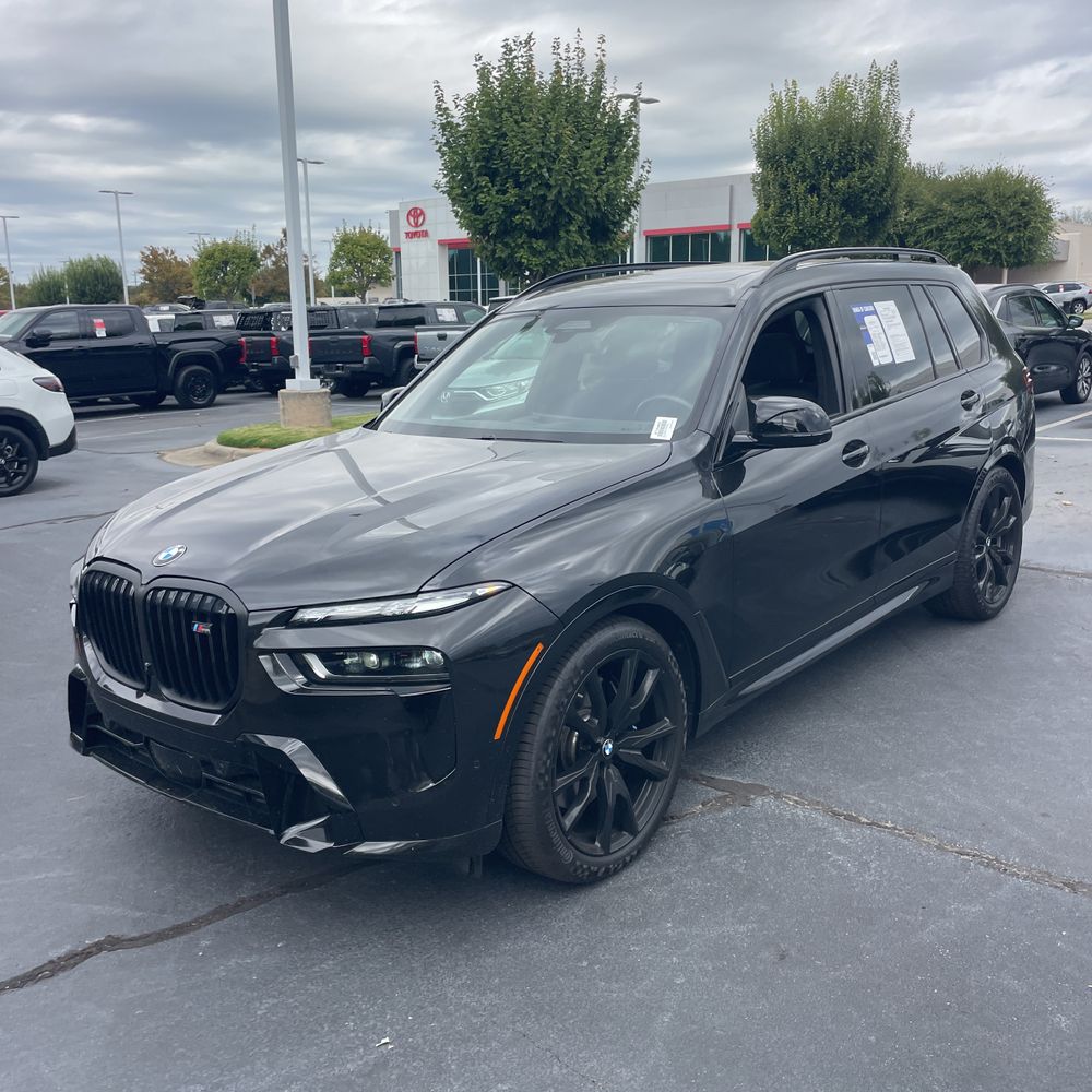 2025 BMW X7 M60i