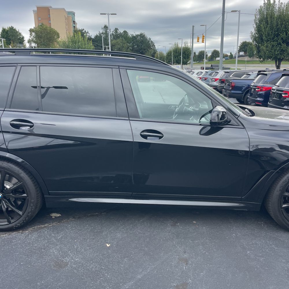 2025 BMW X7 M60i