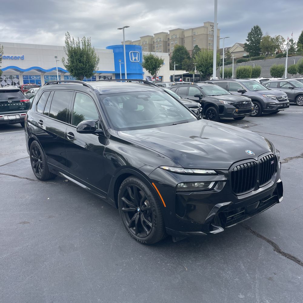 2025 BMW X7 M60i
