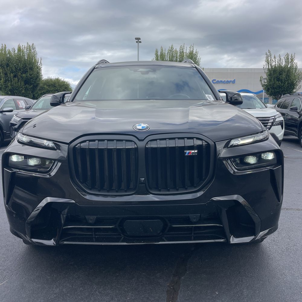 2025 BMW X7 M60i
