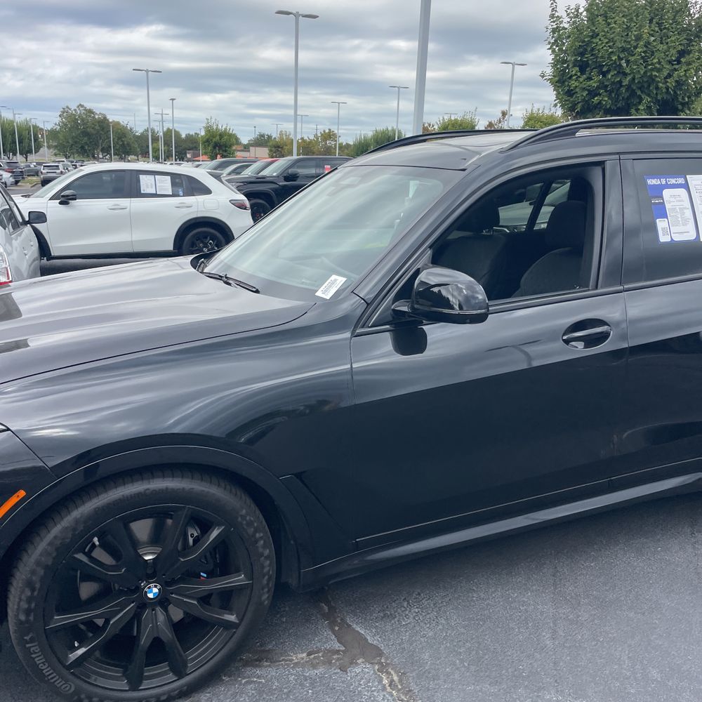 2025 BMW X7 M60i